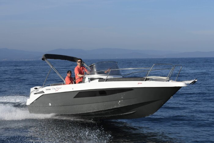 B2 MARINE 702 SUN DECK Day Cruiser – Image 9