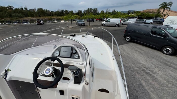 B2 MARINE 652 Day Cruiser – Image 6