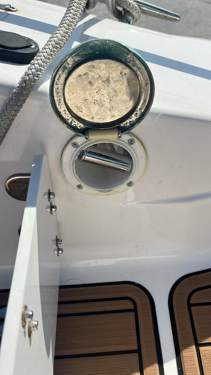 B2 MARINE CAP FERRET 702 SUN DECK Day Cruiser – Image 10