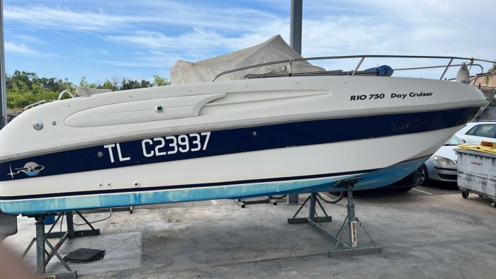 RIO 750 DAY CRUISER Cabin Cruiser
