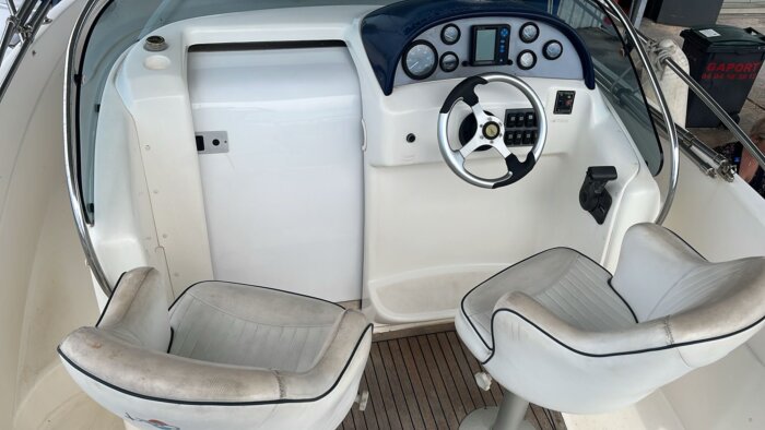 RIO 750 DAY CRUISER Cabin Cruiser – Image 10