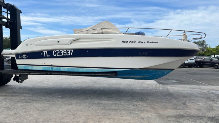 RIO 750 DAY CRUISER Cabin Cruiser – Image 3