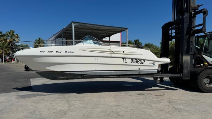 RIO 750 DAY CRUISER Cabin Cruiser