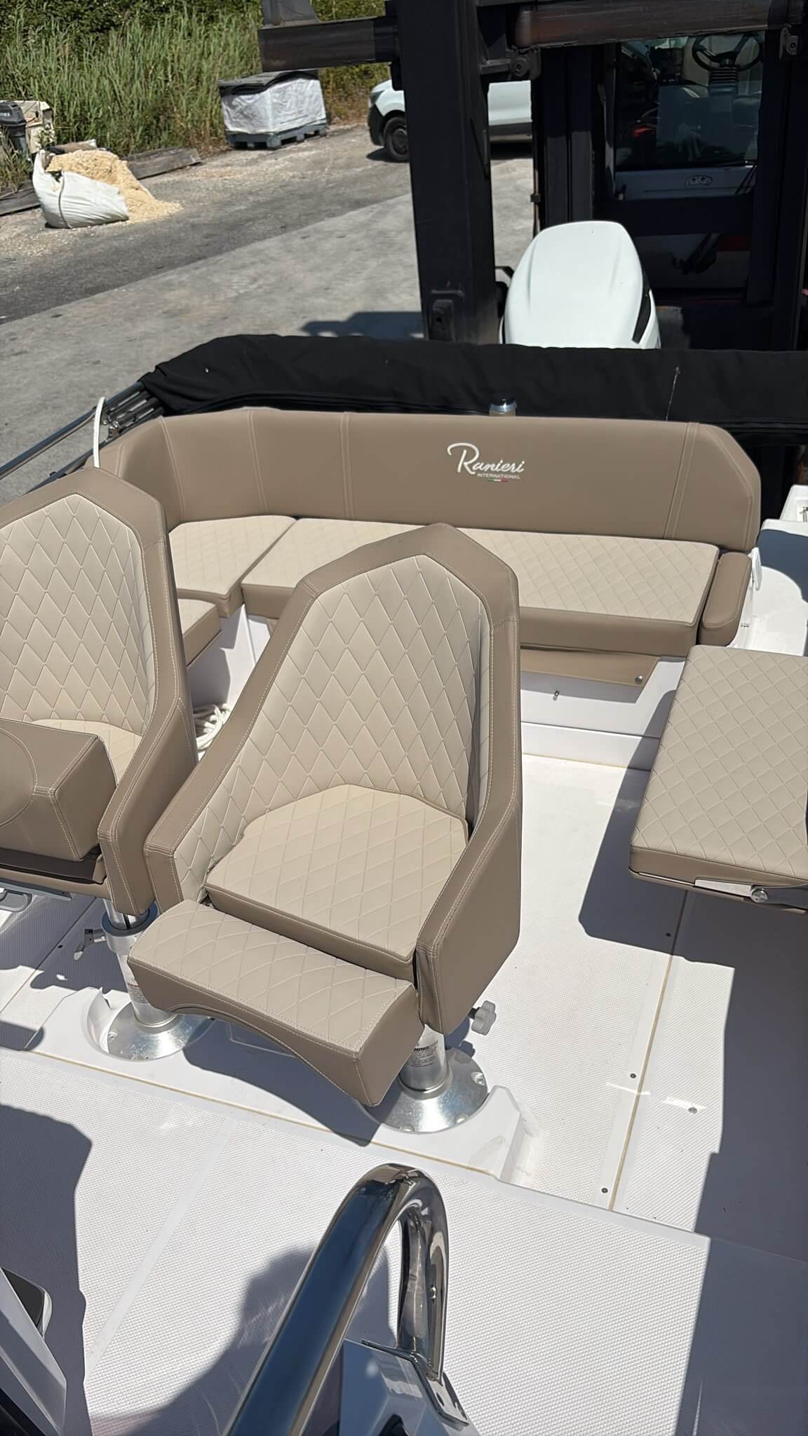 RANIERI NEXT 240 SH Day Cruiser – Image 7