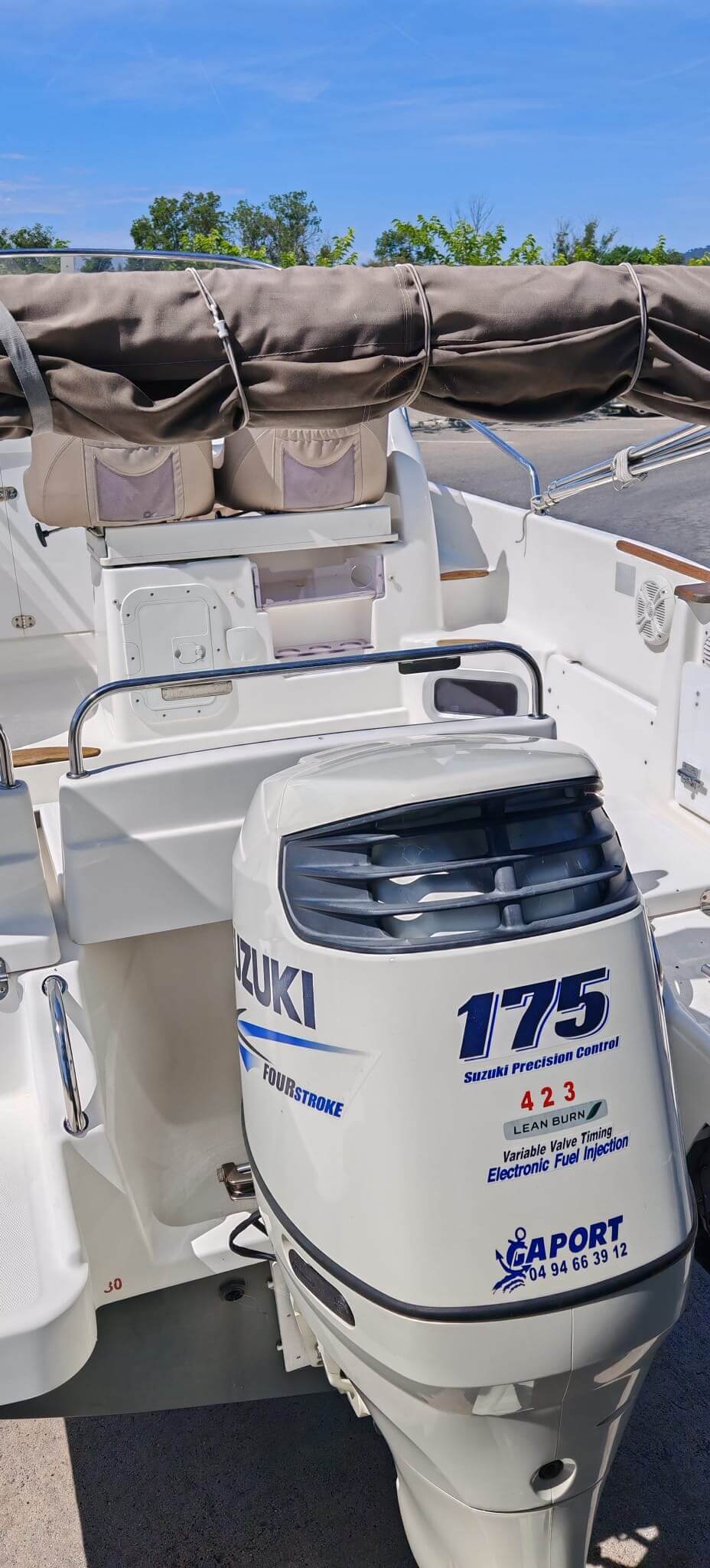 B2 MARINE CAP FERRET 752 DAY CRUISER Cabin Cruiser – Image 4