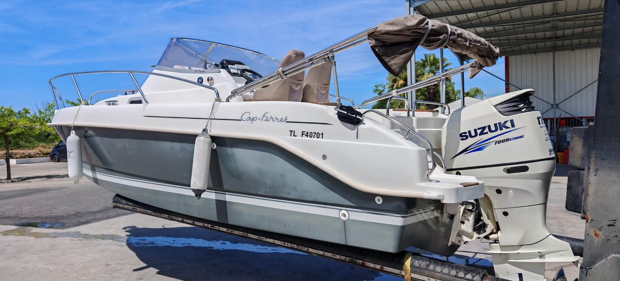 B2 MARINE CAP FERRET 752 DAY CRUISER Cabin Cruiser – Image 5