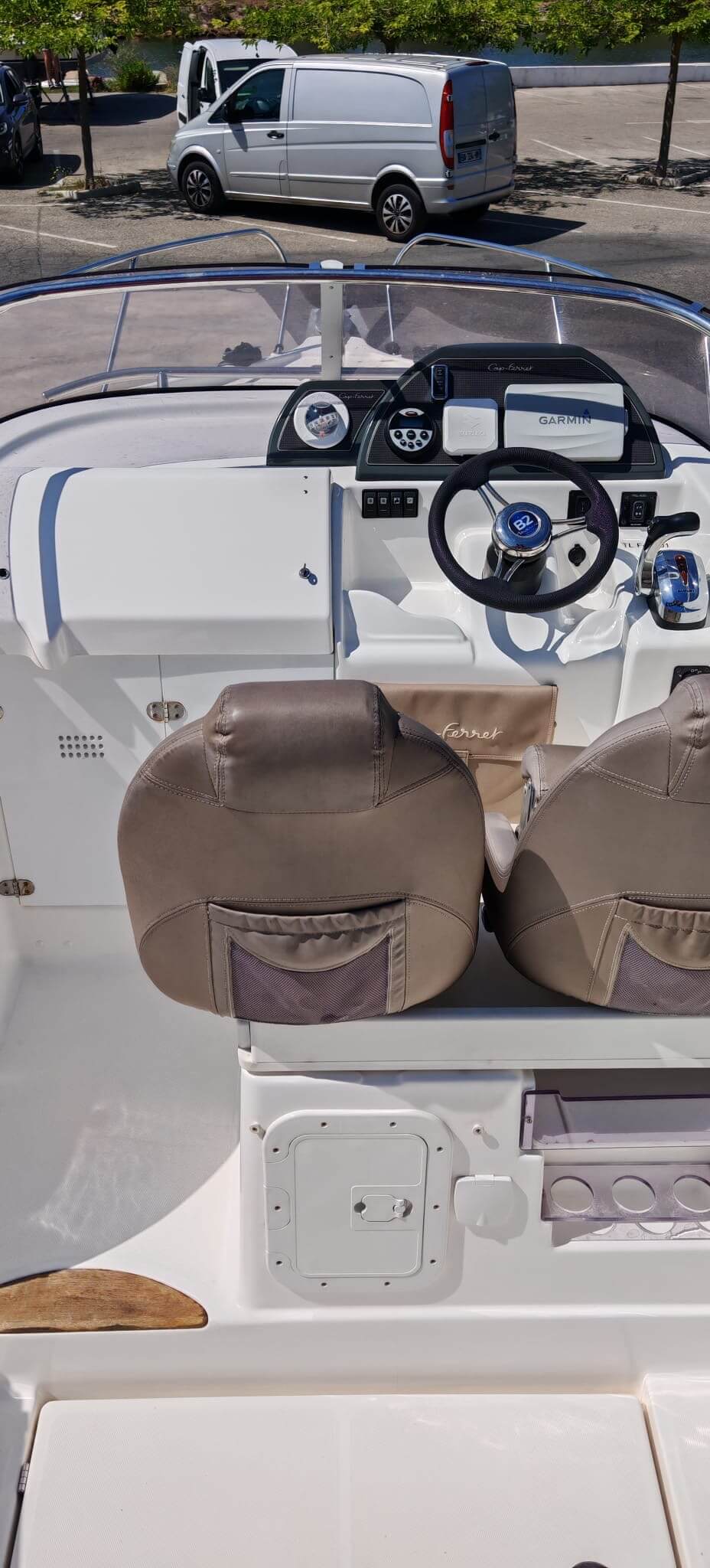 B2 MARINE CAP FERRET 752 DAY CRUISER Cabin Cruiser – Image 8