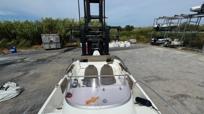 B2 MARINE CAP FERRET 672 SUN DECK – Image 8