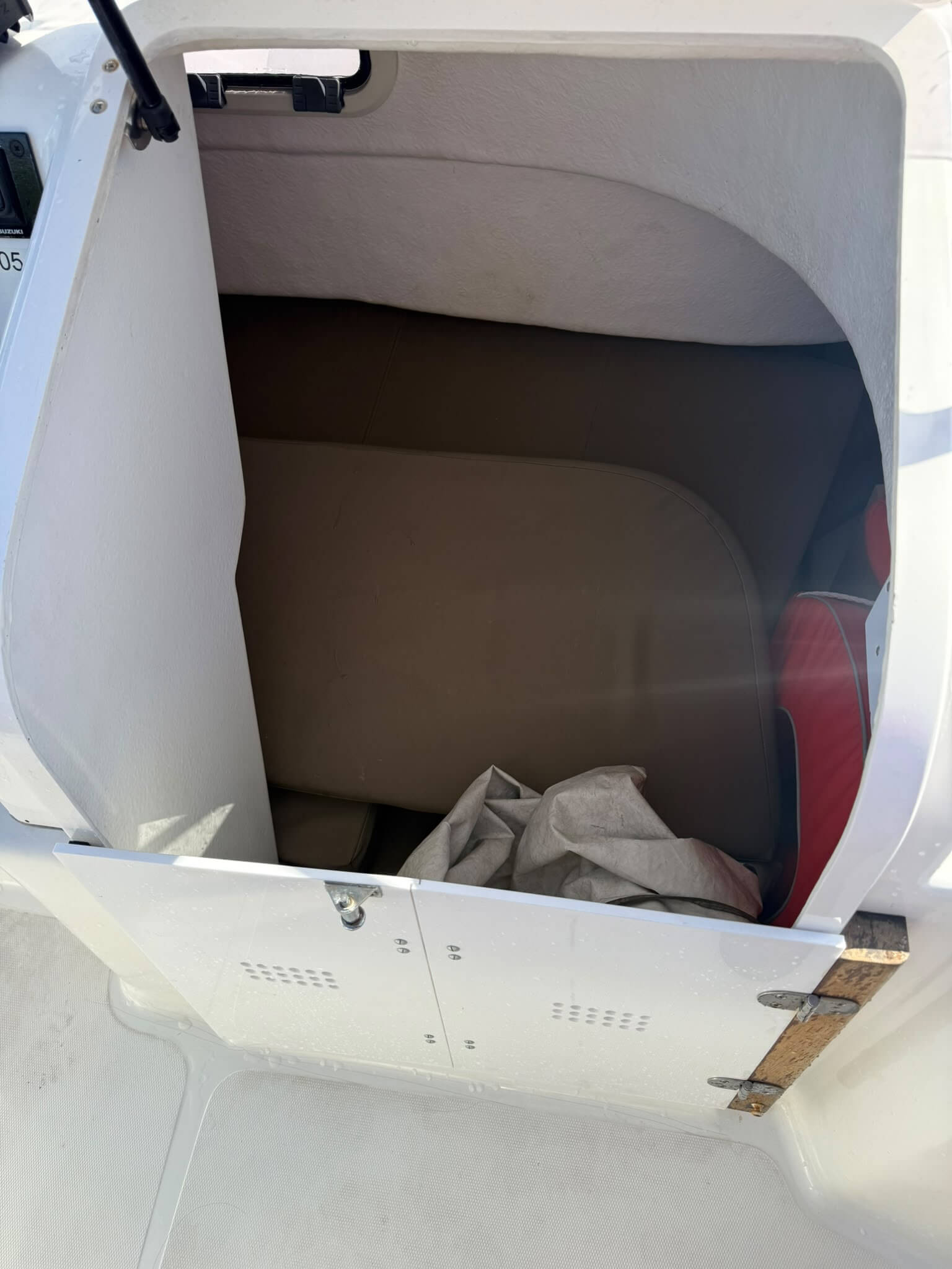 B2 MARINE CAP FERRET 652 OPEN Open – Image 9